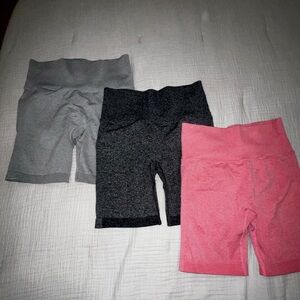 VIRAL Booty Scrunch Workout Shorts Size L SET